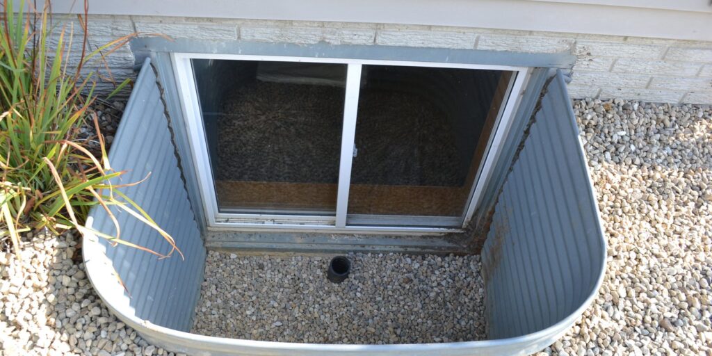 moisture on Portland Oregon basement wall showing difference between condensation and water intrusion